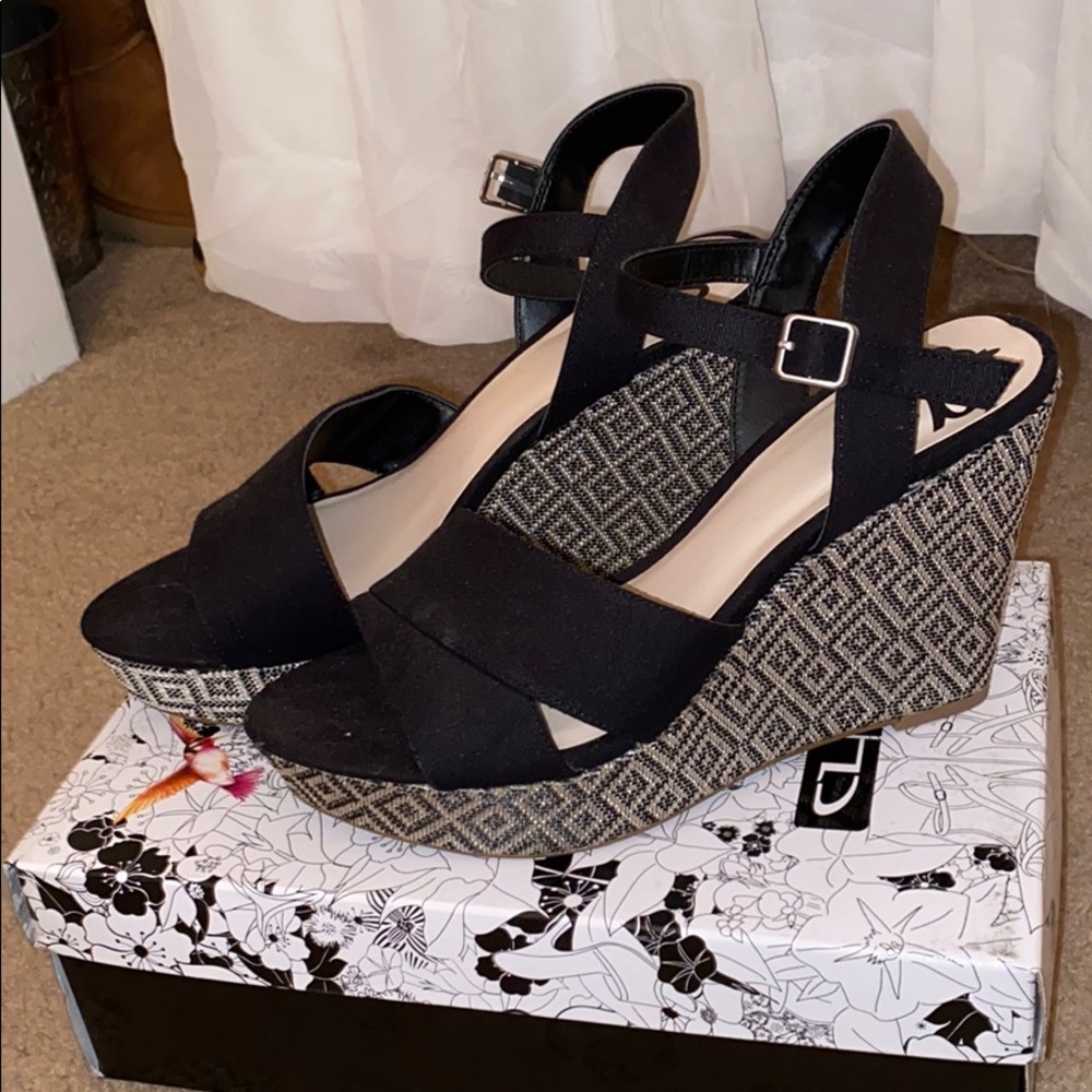FERGALICIOUS Wedges